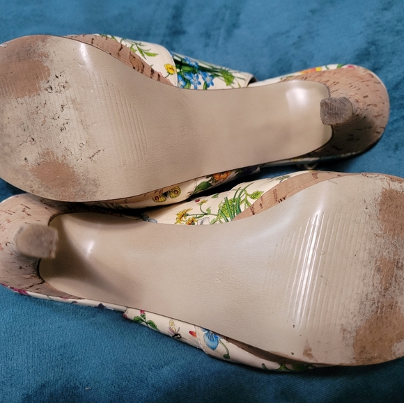 Guess Vintage Floral Cork Slingback Heels - Picture 8 of 13